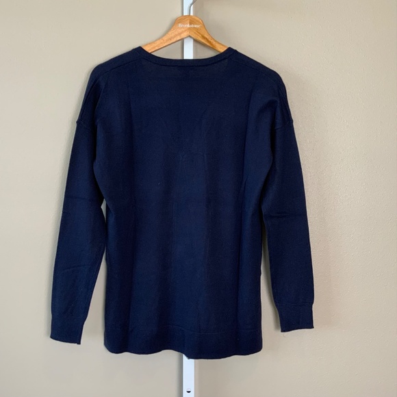 GAP Luxelight Perfect V-neck Sweater - Picture 10 of 16